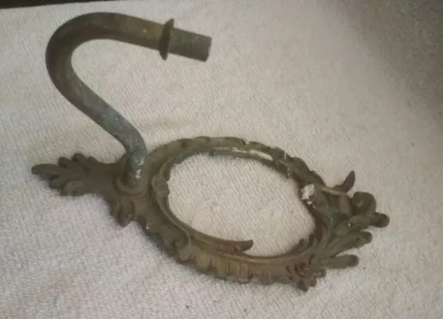 Antiguo y bonito aplique o sim. de bronce con ángel