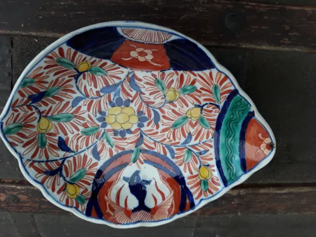 Plat Ravier IMARI Ancien  Porcelaine Japon Motifs fleurs Dauphin