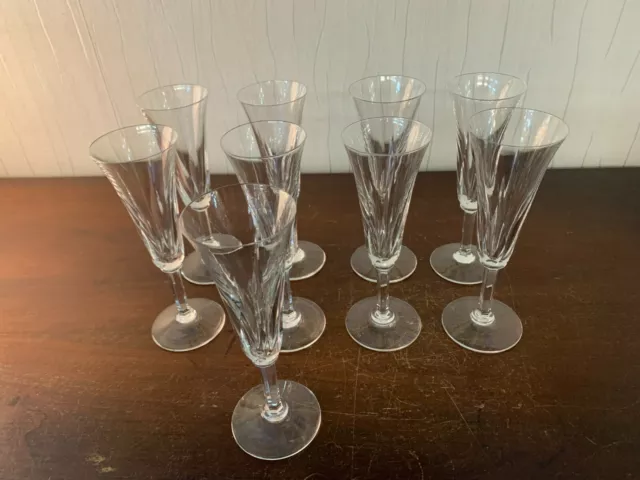 29 flûtes à champagne modèle Cerdagne cristal de Saint Louis (prix à la pièce)