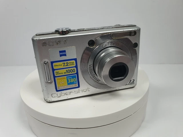 Sony Cyber-shot DSC-W35 7.2MP Digital Camera - Silver -