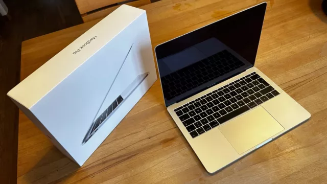 MacBook Pro 13" Dual-Core i5 2300 CTO silber, deutsch, 16 GB RAM