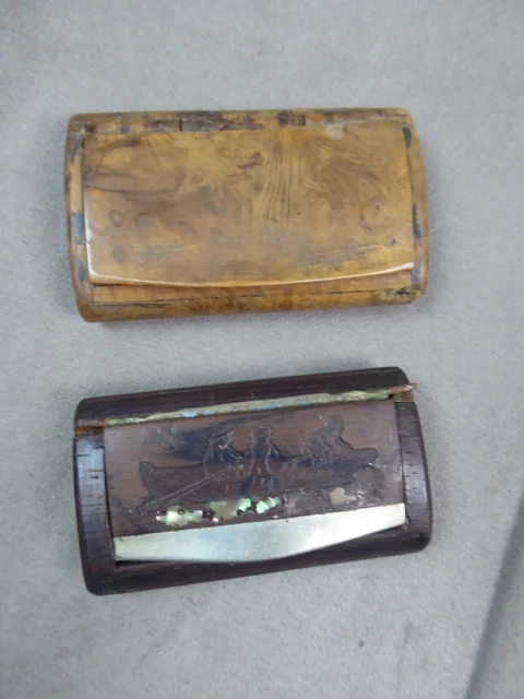 Lot de 2 TABATIERES anciennes, en bois.