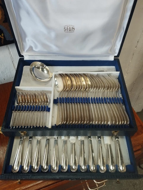 Ancienne Ménagère En Métal Argenté Ercuis Modèle Sully 72 Pièces