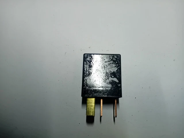 Honda Civic Mk7 01-05 Omron 4 Pin Relay G8Hnua007607 (Y93)