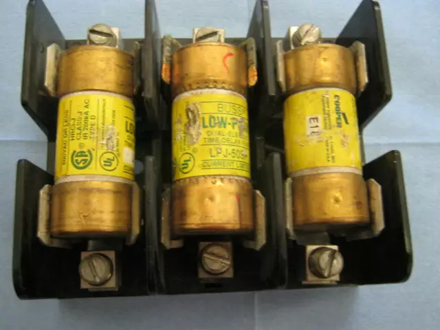 Gould Shawmut Model: 60303J Fuse Holder w/ Three Tested 50A Fuses < w