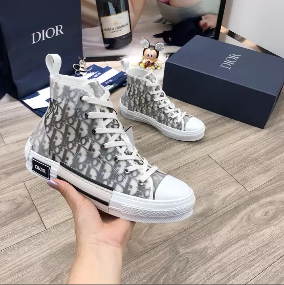 B23 High-Top Sneaker White and Black Dior Oblique Canvas