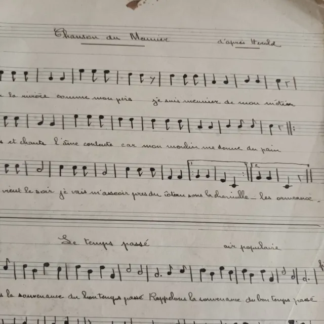 Cahier scolaire ancien musique ( années 30/40 )  ) avec partitions et paroles 2