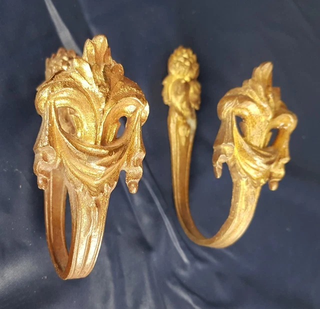 Paire d'appliques en bronze doré,style Louis XV - rocaille