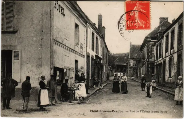 CPA Moutiers au Perche Orne - Rue de l'Eglise (800282)