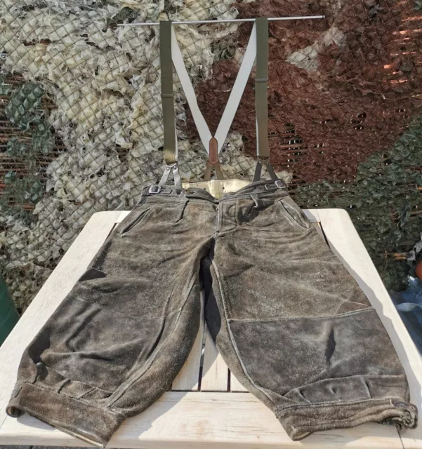Uralte, speckige, 3/4 Kniebund Lederhose fürs Oktoberfest in Gr. M, Antik, Used.