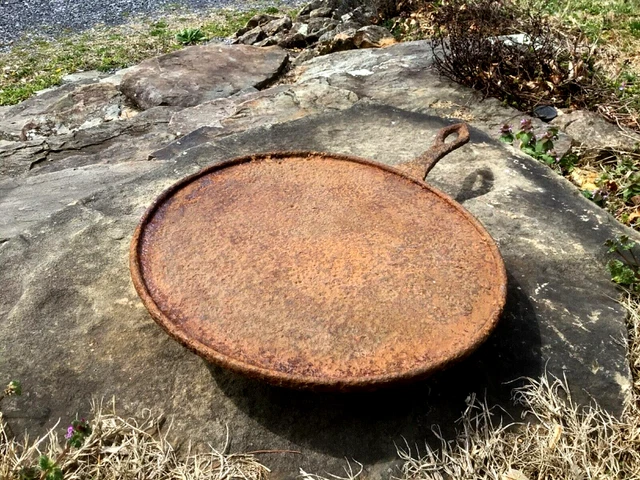 Pre-1880 Gate Marked Antique 3 Legged Cast Iron Griddle, Rusty, Pitted, Heavy