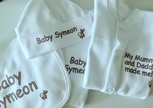 PERSONALISIERTE Unisex Bienenbabykleidung, Babygrow, Hut, Lätzchenweste Baby Dusche Geschenk 2