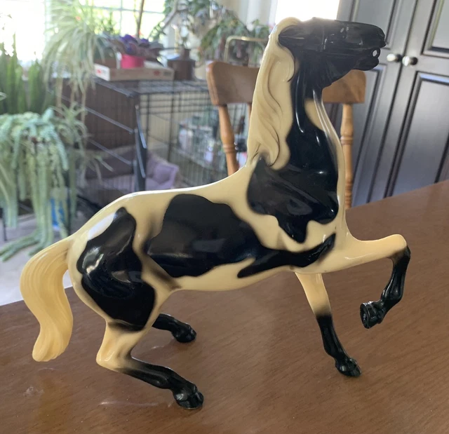 Vintage Hartland model horse. Tobiano Pinto