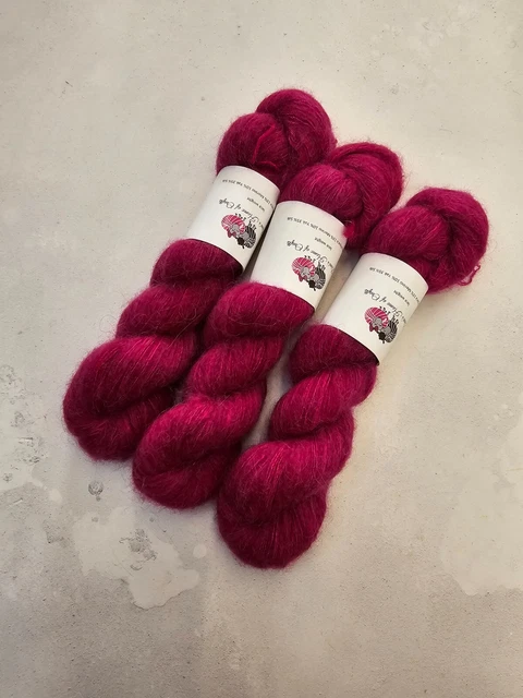 Yak Nuage Fil, Dentelle Poids, 50 G, Magenta