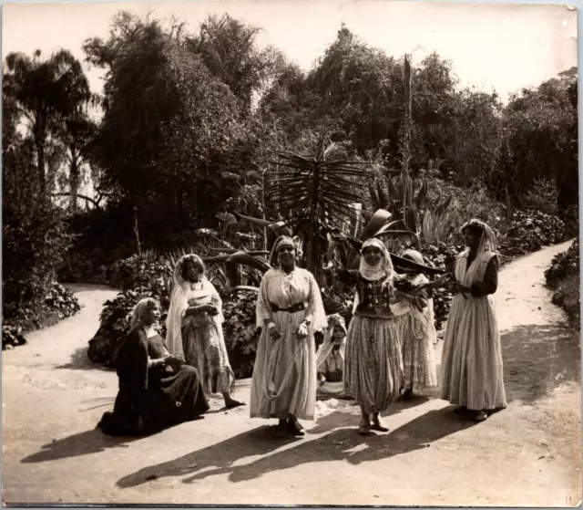 Turquie, Istanbul, portrait de femmes Vintage print,  Tirage argentique  10X