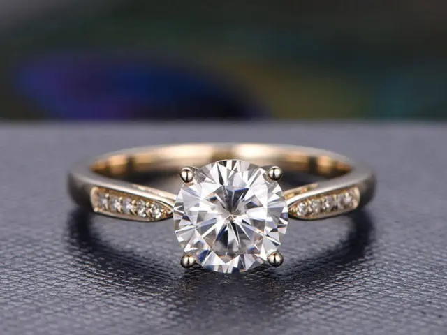 2.16 Ct Forever Brillant Cut Moissanite Bague de fiançailles en or rose...