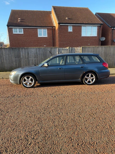 Subaru legacy R 4x4 estate 2.0 petrol manual