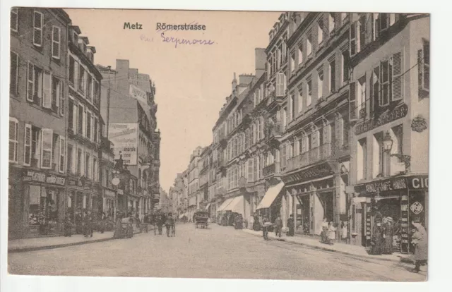 METZ - Moselle - CPA 57 - Rues - la rue Serpenoise - Commerces