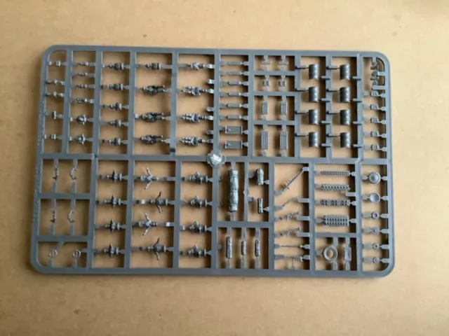 Plastic Soldier Company 15mm WW2 German Commanders & Stowage (1 sprue )