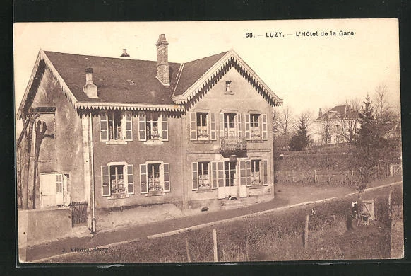 CPA Luzy, L´Hotel de la Gare
