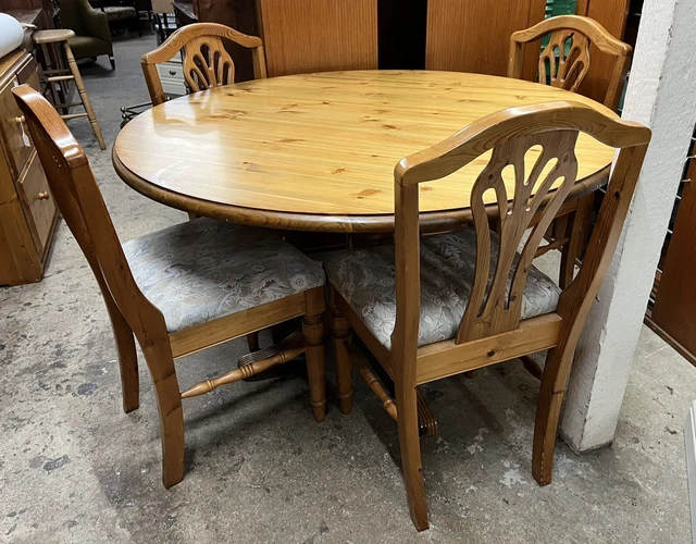 Ducal Pine Circular Dining Table & Four Chairs