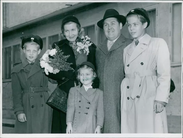 Jussi Björling and his wife Anna-Lisa returned... - Vintage Photograph 4990148