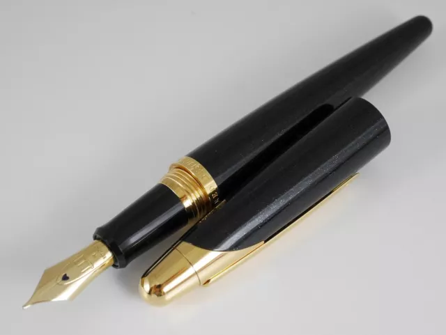 dunhill AD2000 Metallic Black GT Fountain Pen M (NEAR MINT) FREE SHIPPING