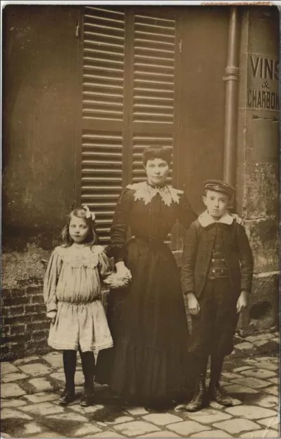 CPA AK PARIS carte photo femme avec enfants (925685)