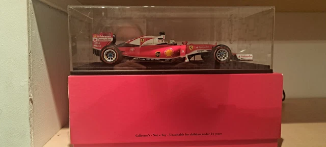 Volant Renault F1 Team R29 échelle 1/2 – 2009, Boîte Légèrement Abîmée