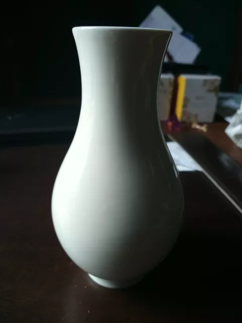 KPM Vase Weiß Chip Und Kleiner Sprung 16 cm hoch Berlin Porzellan