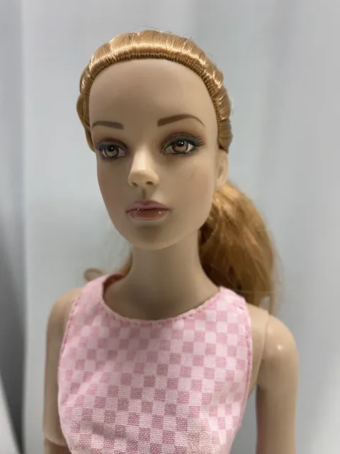 Tonner Doll Sydney Chase Check This Out 16” Tyler Wentworth
