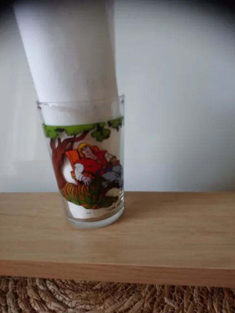 Ancien verre a moutarde Maître de l'univers Musclor et son tigre Mattel 1985 .