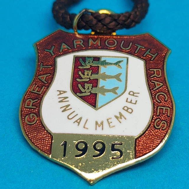 Great Yarmouth Horse Racing Members Badge - 1995