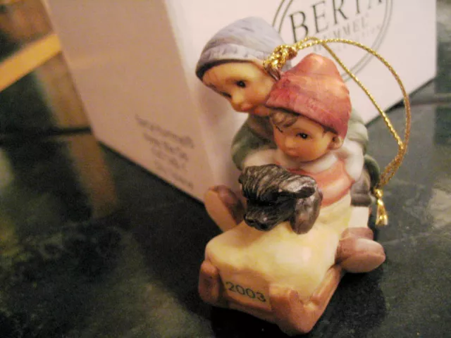 GOEBEL BERTA HUMMEL Gift Collection 2003 AWAY WE GO Christmas Ornament NIB