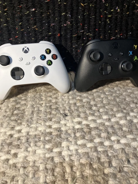 Microsoft Wireless Controller for Xbox White And Black Authentic