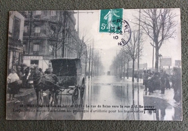 CPA. IVRY. 94 - Inondations 1910. La Rue de Seine vers la Rue J.J.Rousseau.