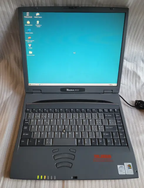 Ordinateur portable Vintage Toshiba Tecra 8100 Pentium III Windows 98