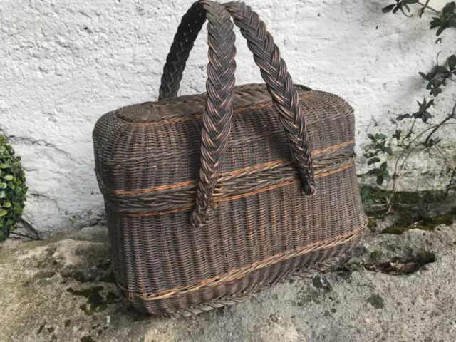 Grand panier bressan ancien, à volaille, rotin tressé