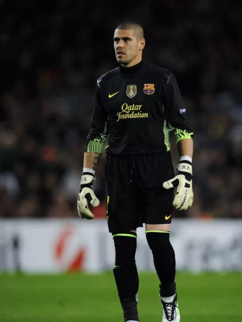 Victor Valdes Poster Locandina 45X32Cm Football Champions