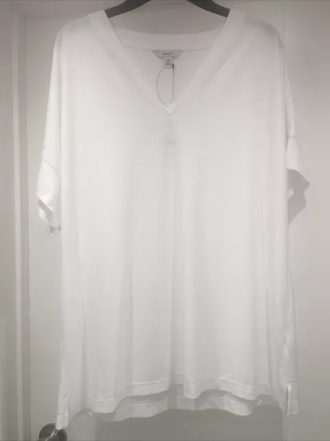 Next White Short Sleeved T-shirt In Size 20 BNWT