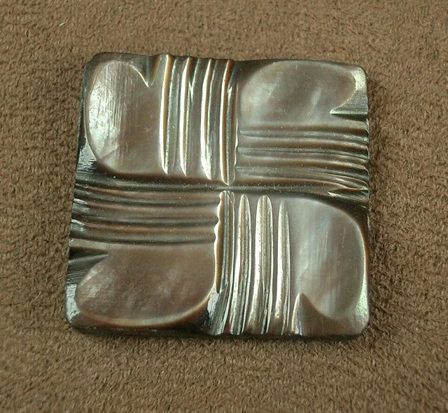 Bel Important Bouton Ancien En Nacre  Art Deco