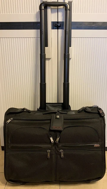 Used TUMI Black EXTENDED TRIP 2 Wheeled SPINNER GARMENT Bag $1295 W/ Lock