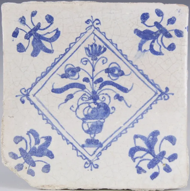 Nice Dutch Delft Blue tile, flowerpot in blue diamond, first half 17th. century.