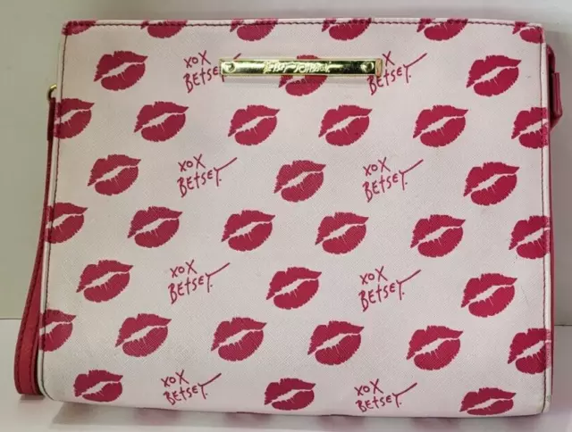 Betsey Johnson Large White Vinyl Zippered Wristlet Cosmetic Bag Pink Lips XOX