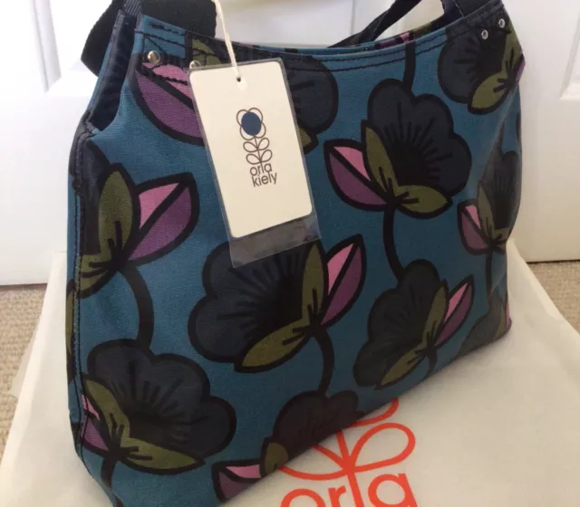 Orla kiely classic online zip shoulder bag