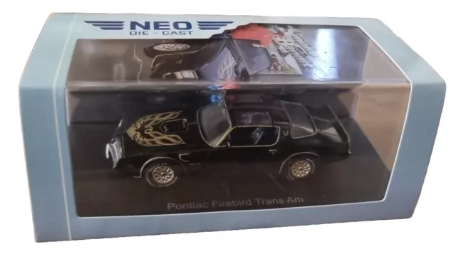 1:43 NEO Pontiac Firebird Trans AM Smokey And The Bandit m. Burt Reynolds Figur