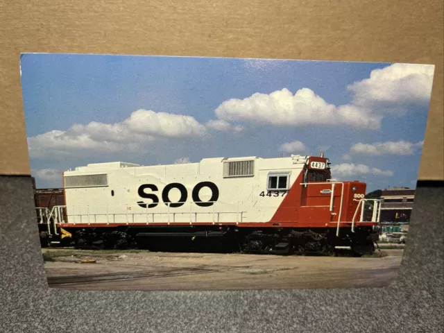 Soo 4437 EMD GP38-2 Locomotive Minneapolis Minnesota Postcard￼￼