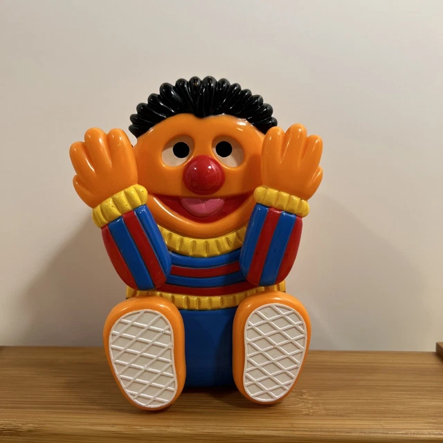 VINTAGE TYCO SESAME Street ERNIE Peek A Boo Musical Wind Up Toy tested ...