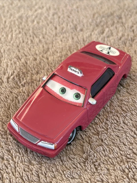 DISNEY PIXAR CARS Vern Taxi Lenticular Eyes Diecast 1:55 £2.99 ...