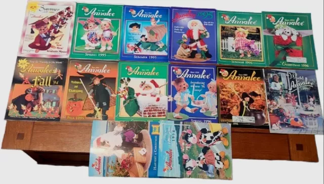 Lot Of 14 Annalee Doll Retail Catalogs 1994 - 1998 Includes Dolls Of Distinction